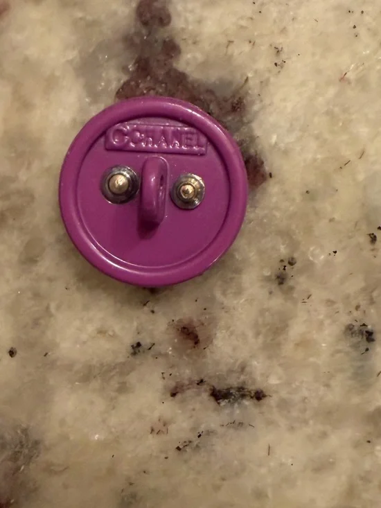 Chanel Pink Button - stamped - Picture 2 of 4